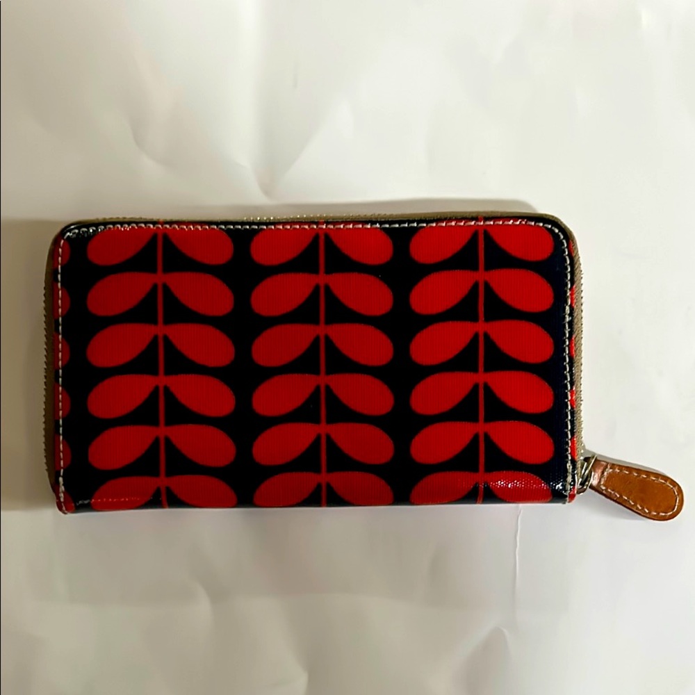 Orla Kiely Tall Flower Stem red/navy zip around wallet.